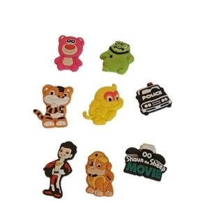 Bundle of 8 Crock's Charms Different characters pink yellow green blue orange